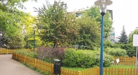 Classic Metro Kabaty Апартаменты