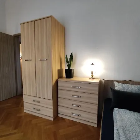 Classic Metro Kabaty Апартаменты