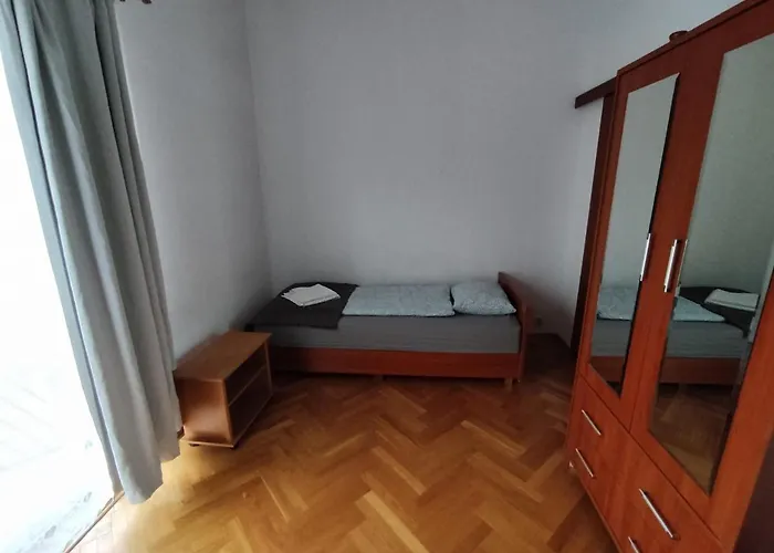 Classic Metro Kabaty Apartman *